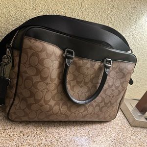 Coach Laptop Bag for Corporate Guys and Ladies. This stunning bag is unisex